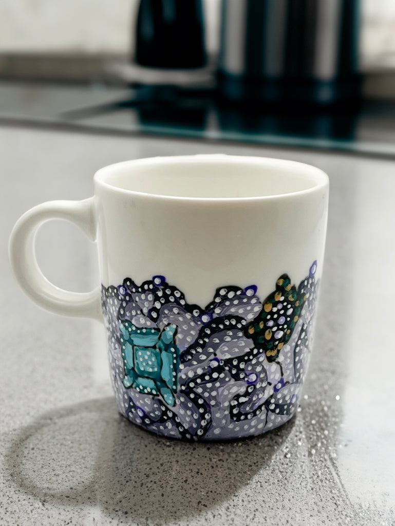 Mise en situation de la tasse expresso 120ml avec le motif Illumination par O'Shiny Art & Lifestyle